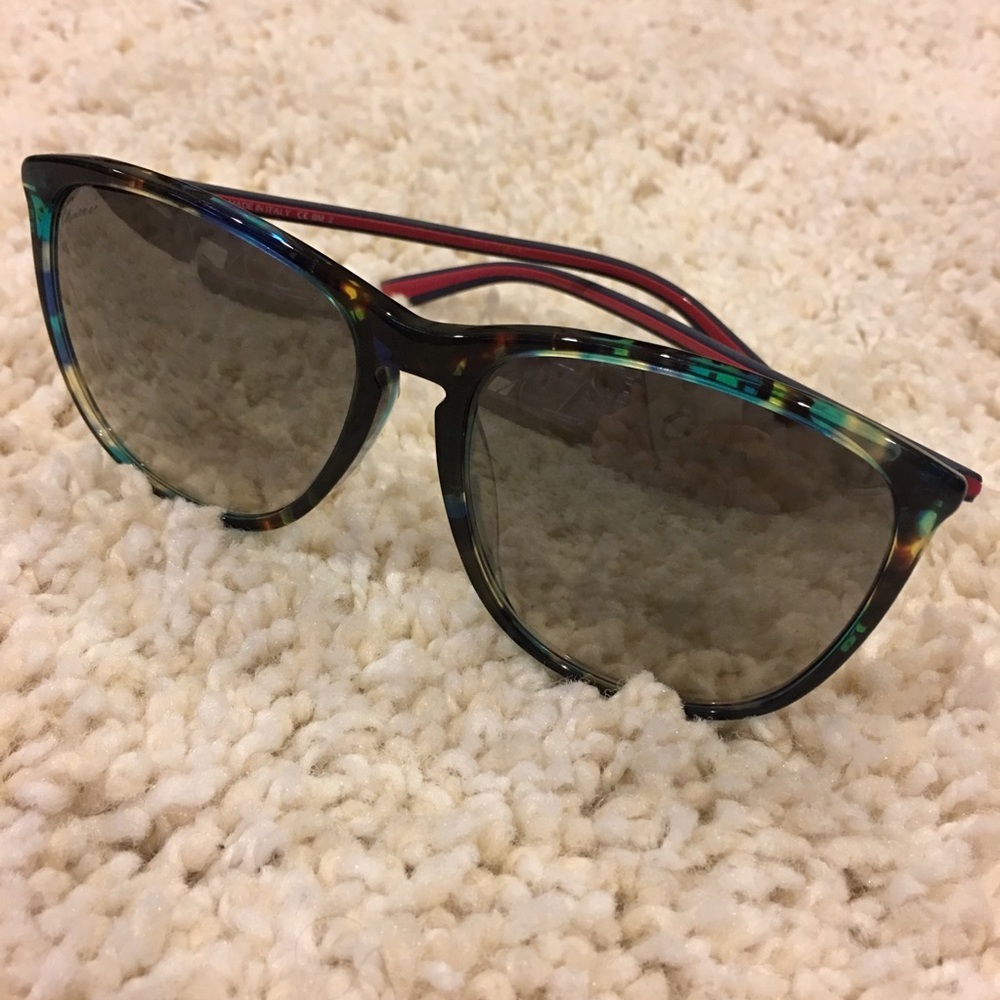 💯 Gucci Beautiful tie dye color sunglasses ✨
